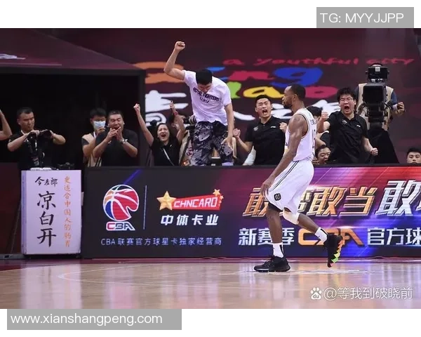 伊斯坦布尔埃菲斯与费内巴切的激烈对决引发球迷热议